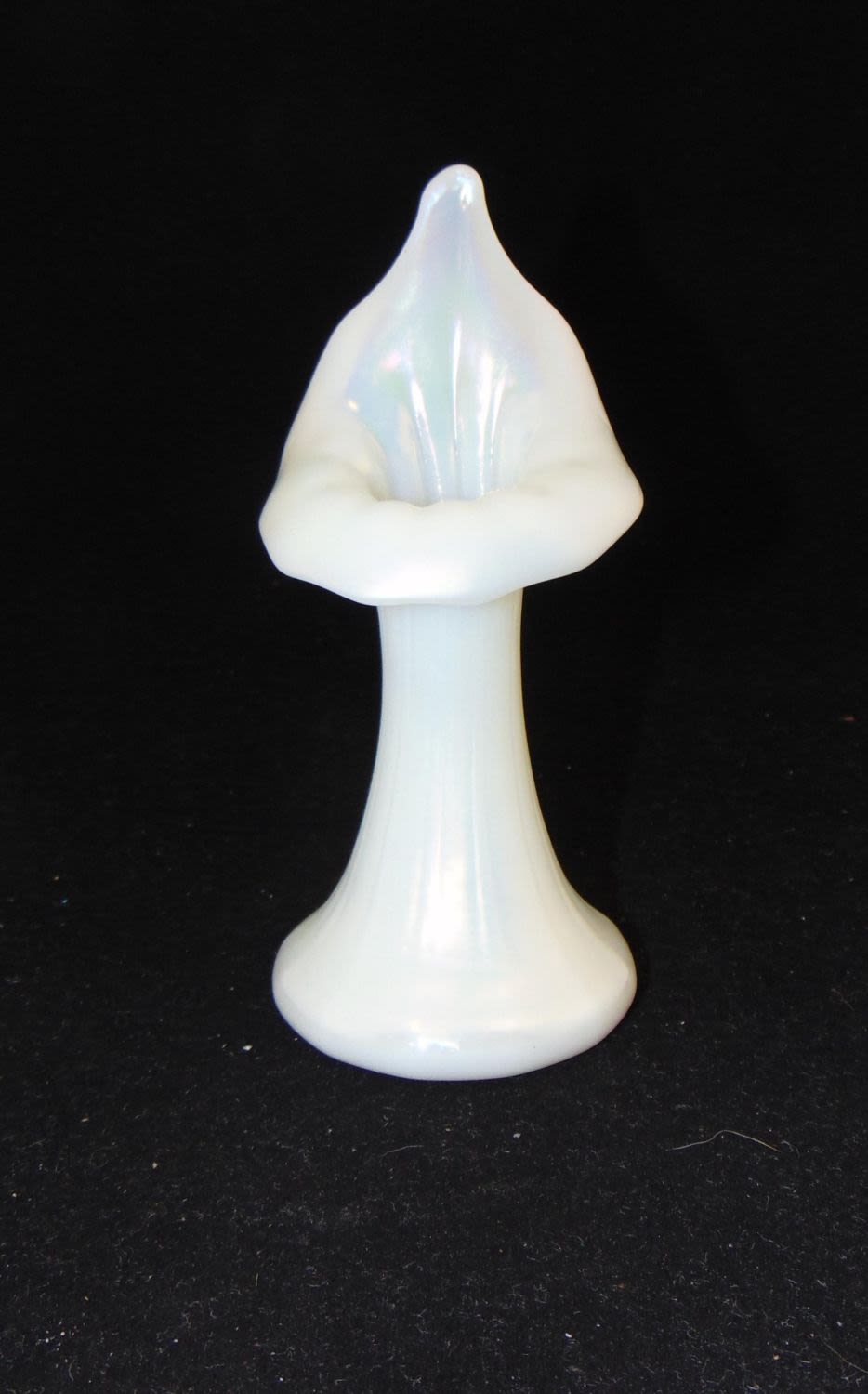 Lot 185: Steuben Ivrene Jack-in-the-pulpit vase