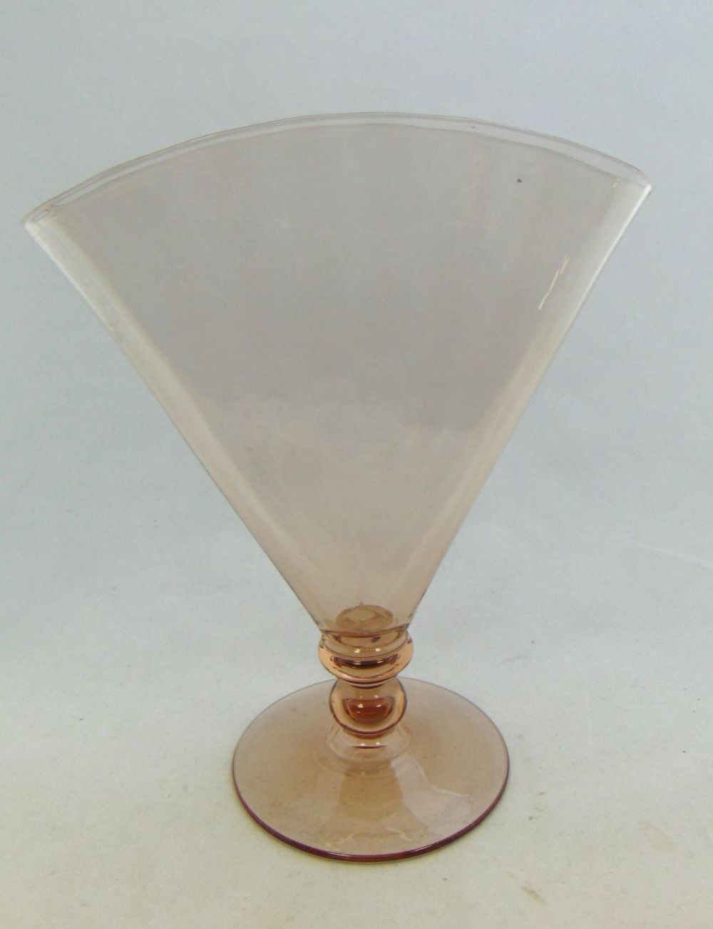 Lot 191: Steuben Rosa optic ribbed fan vase