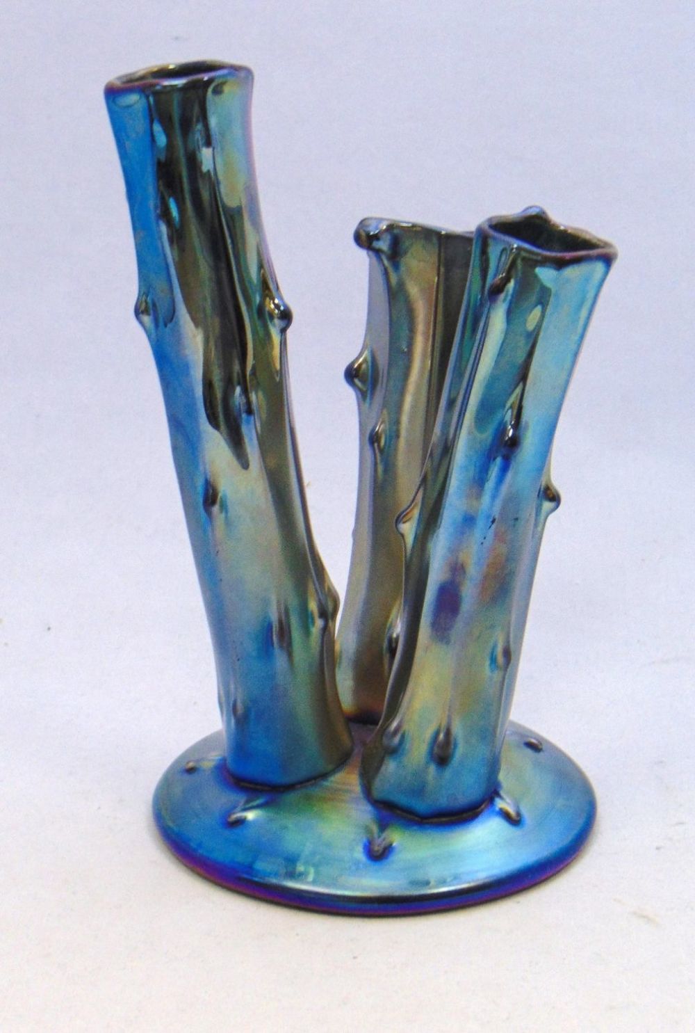 Lot 199: Steuben Blue Aurene stump vase