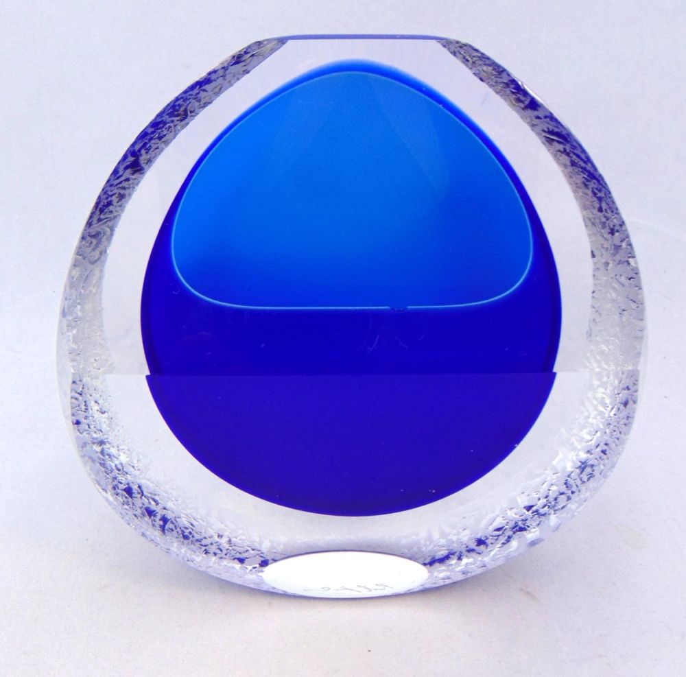 Lot 353: Pavel Havelka art glass sculpture