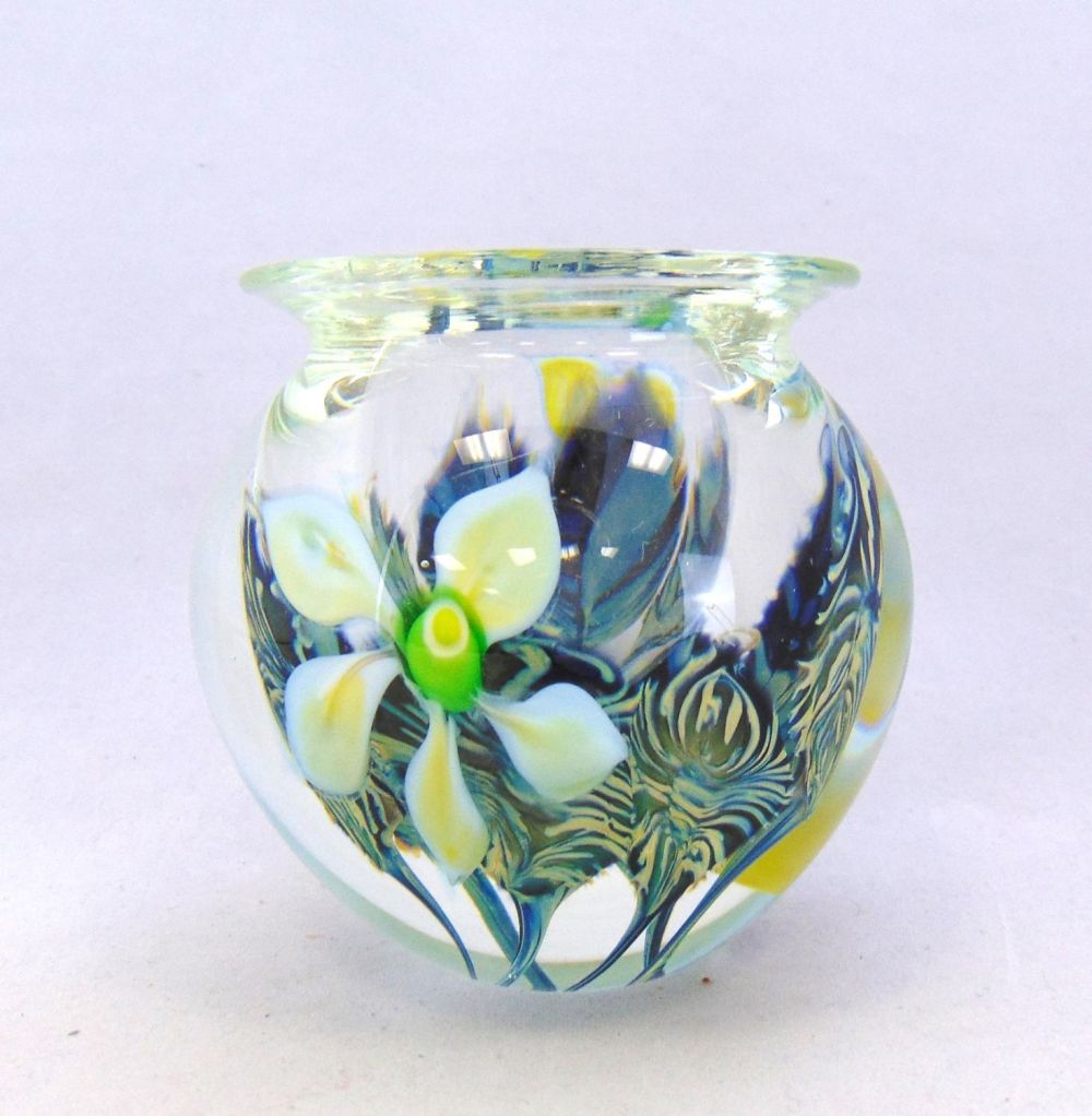 Lot 355: David Lotton art glass vase
