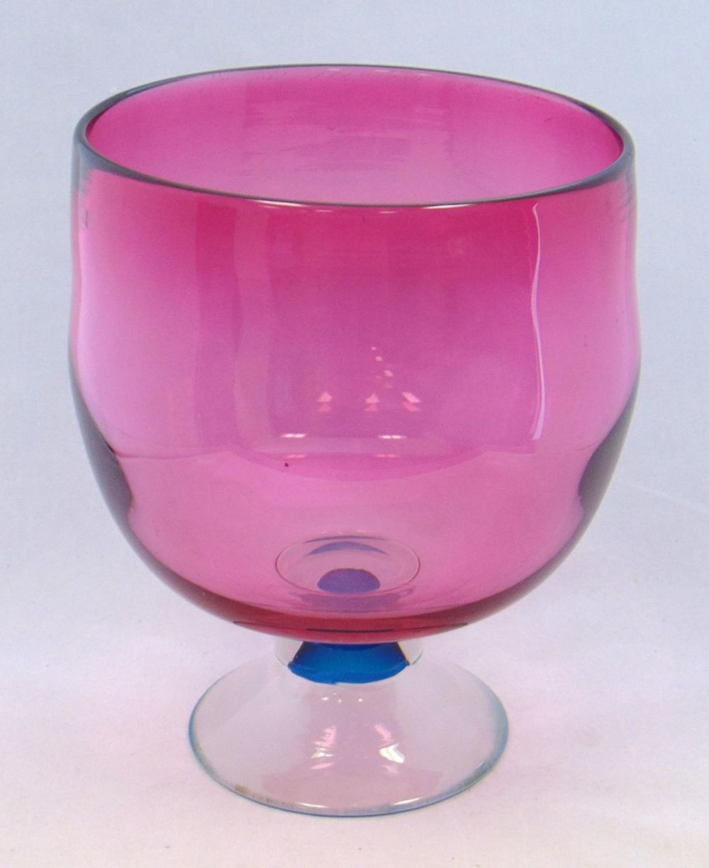 Lot 359: Richard Hornby art glass compote