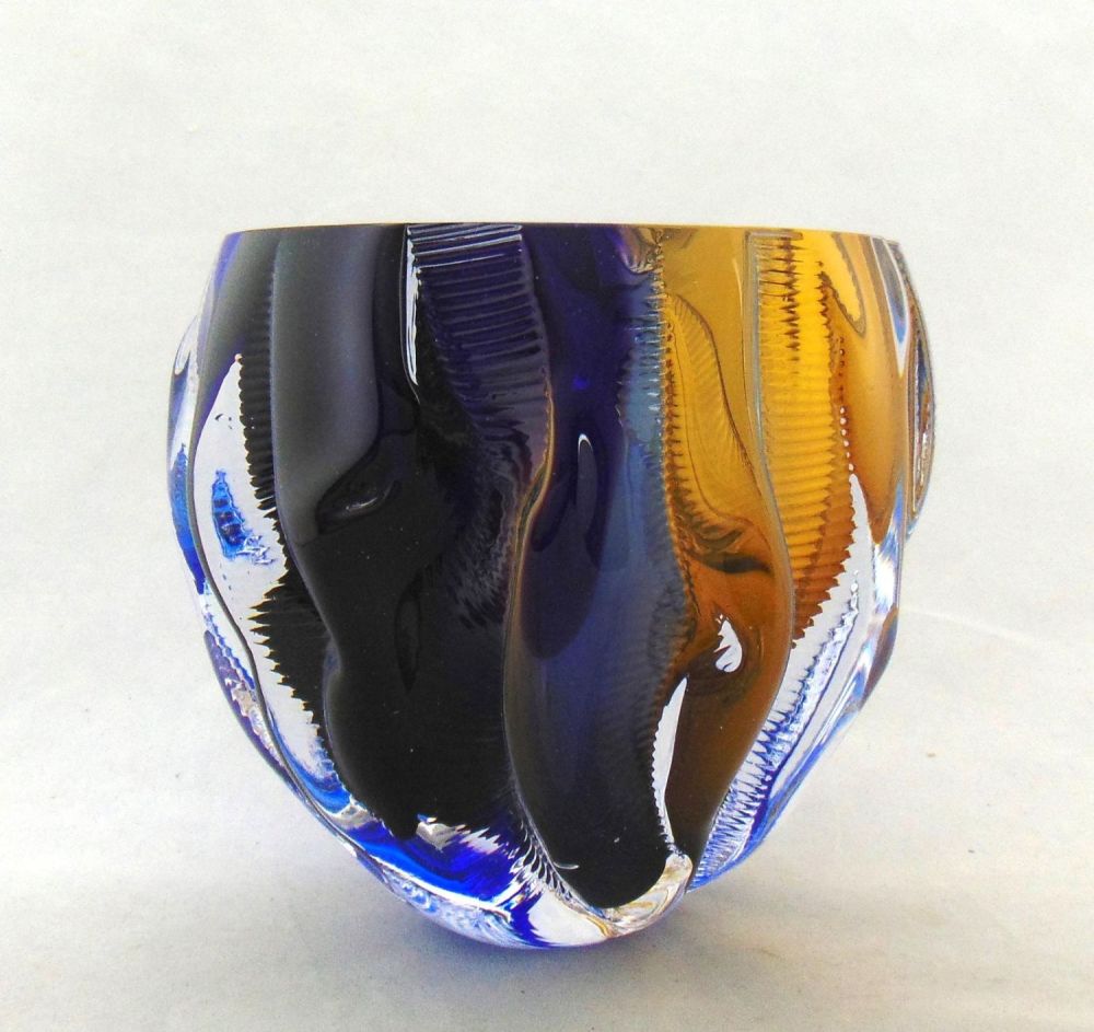 Lot 364: Leon Applebaum art glass bowl