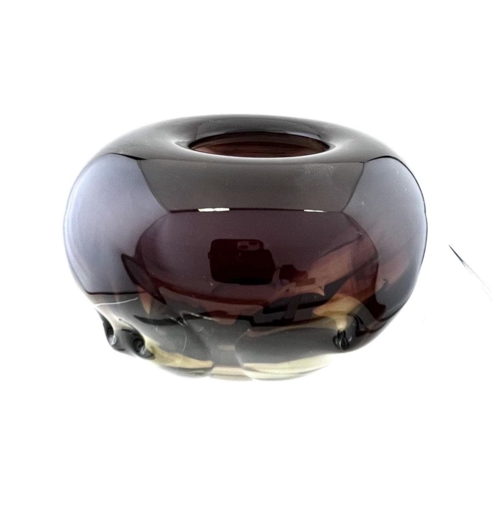 Lot 284: Labino art glass vase