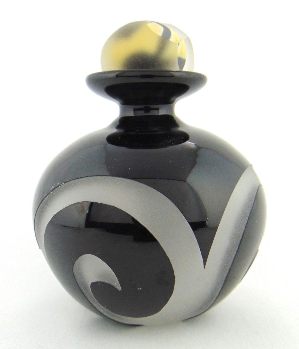 Lot 285: Steve Correia art glass perfume