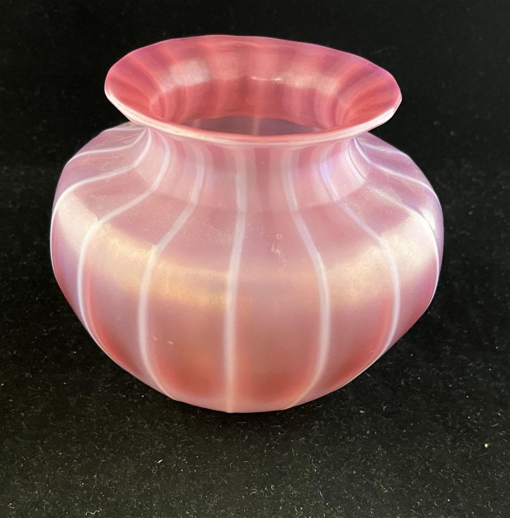 Lot 161: Steuben Oriental Poppy glass vase
