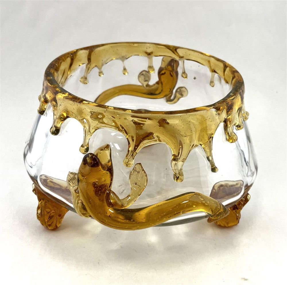 Lot 230: Harrach optic ribbed applied center bowl