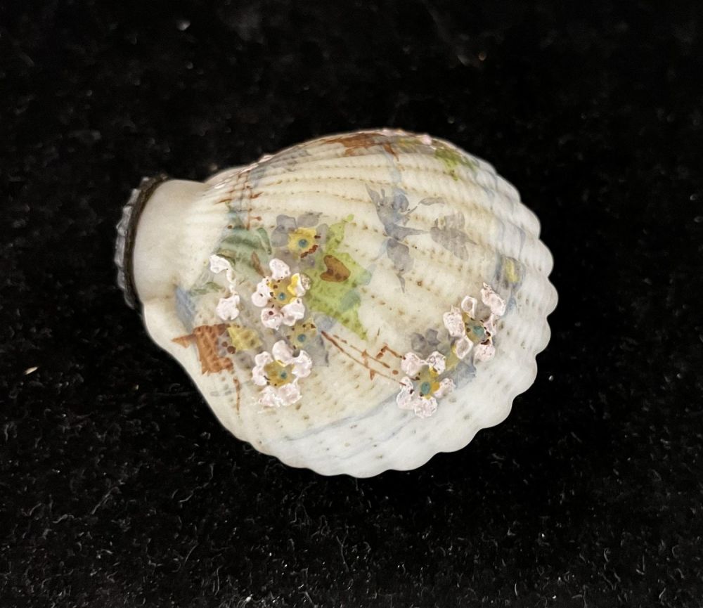 Lot 301: Mt. Washington shell shaker