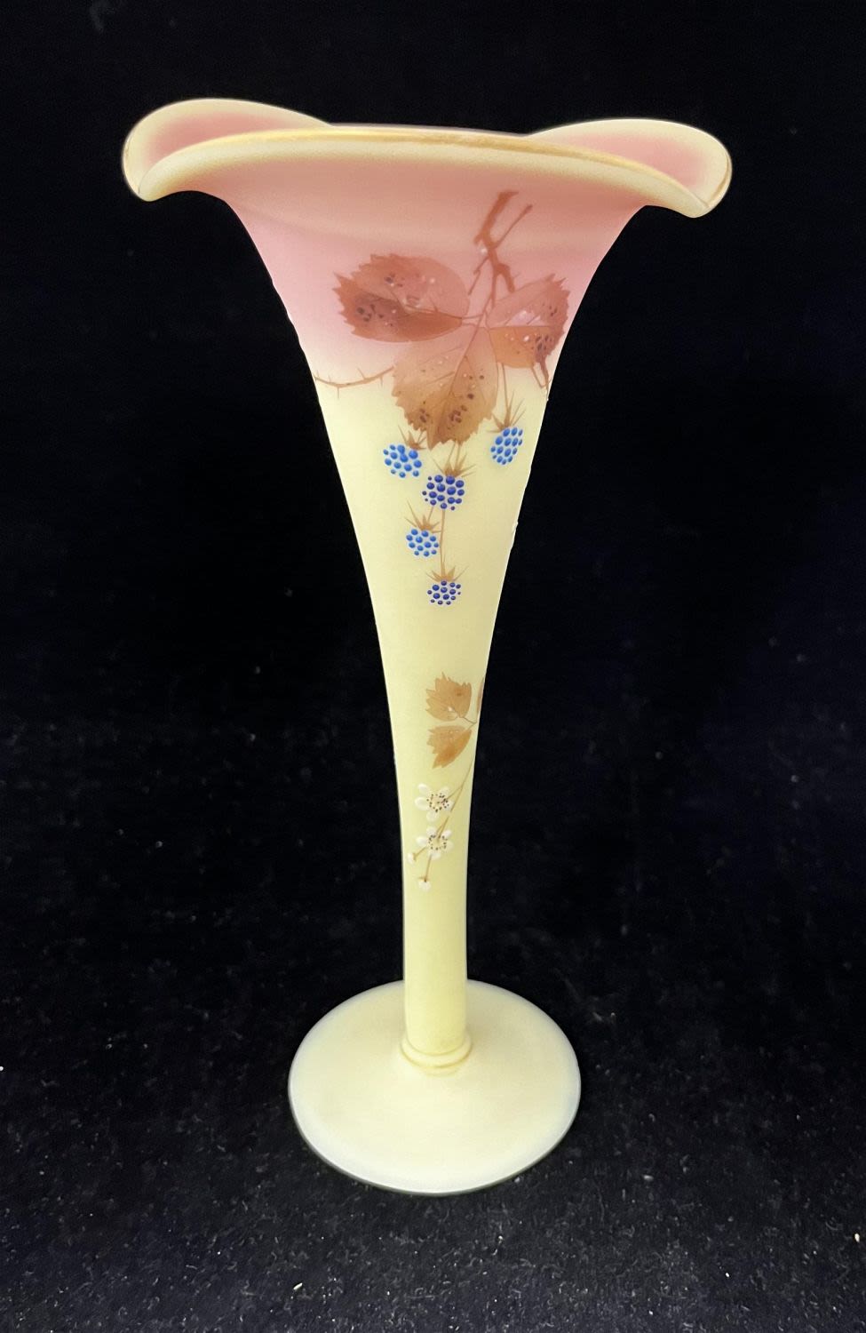 Lot 304: Mt. Washington Burmese lily vase