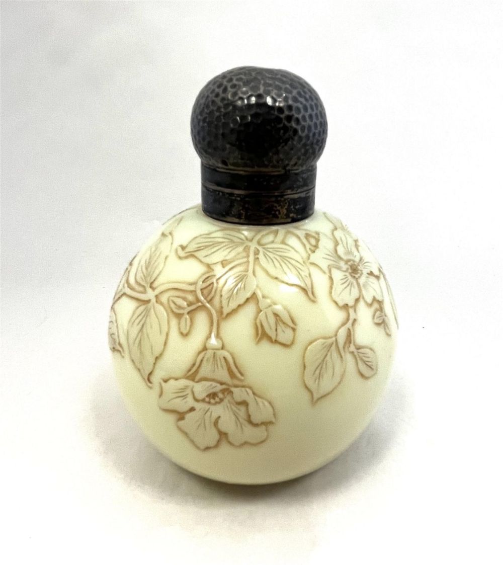 Lot 319: Webb glass cameo perfume bottle