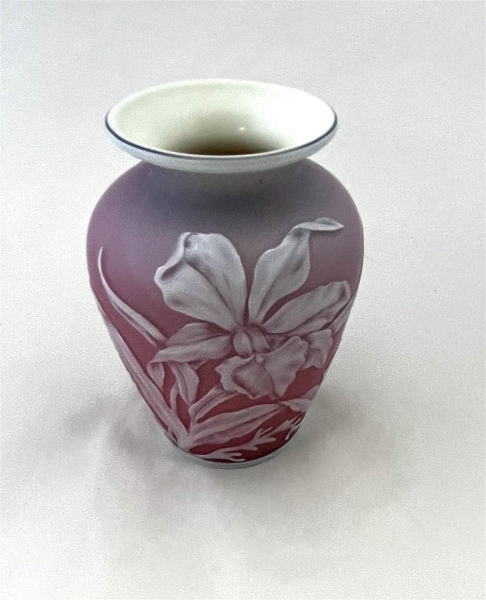 Lot 323: Stevens and Williams cameo glass vase