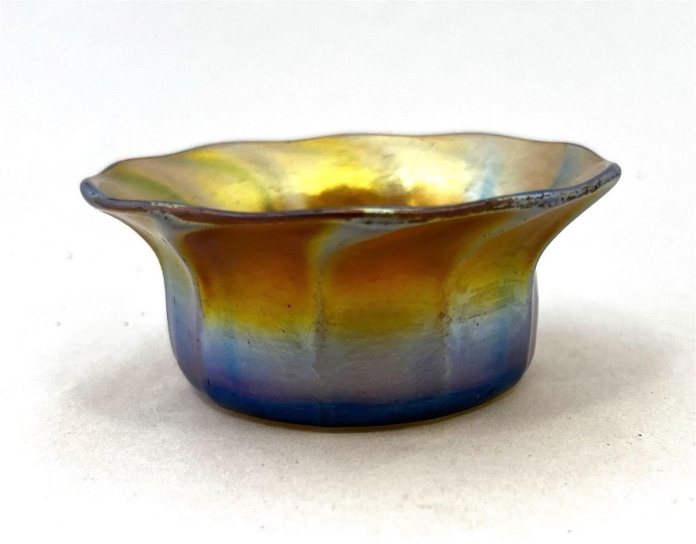 Lot 350: Tiffany gold Favrile open salt