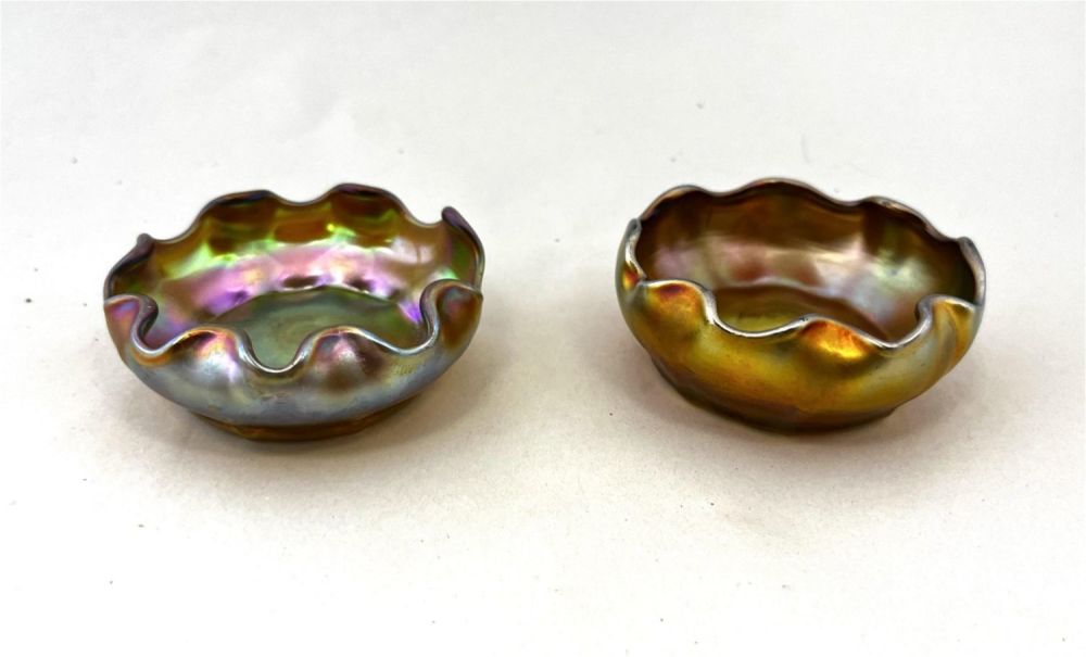Lot 351: Pair of Tiffany gold Favrile salts