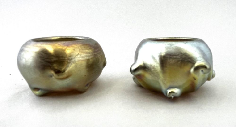 Lot 353: Pair of Tiffany gold Favrile salts