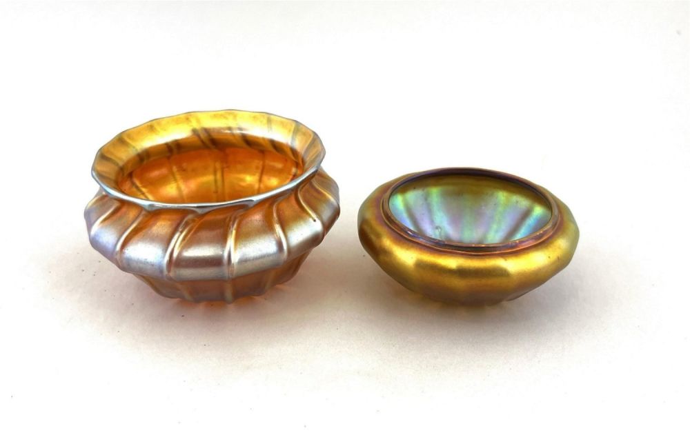 Lot 374: Two piece grouping of Quezal