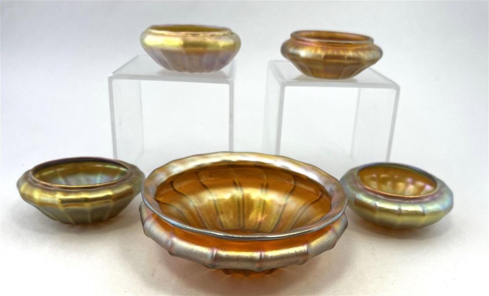 Lot 377: Quezal five piece salt set