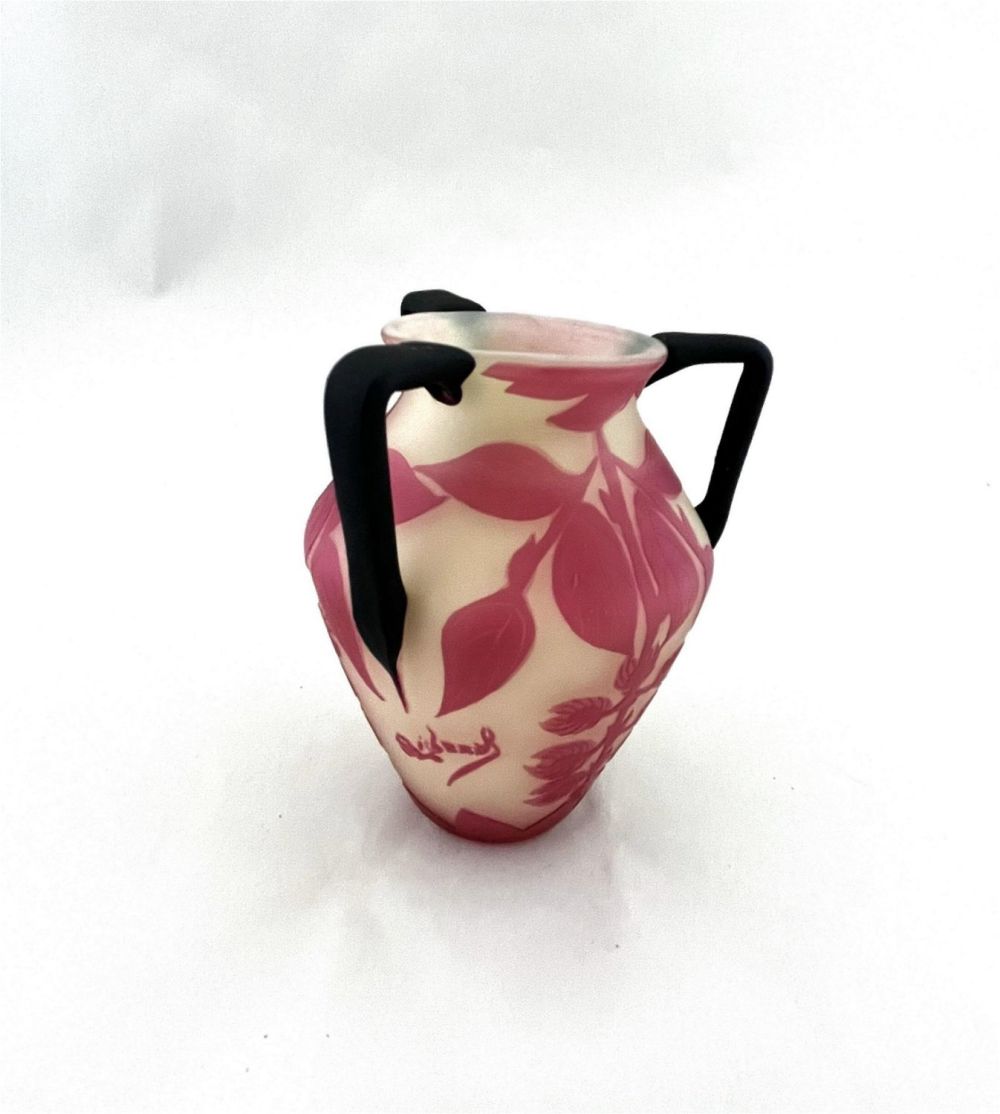 Lot 386: Richard Three handle cameo vase