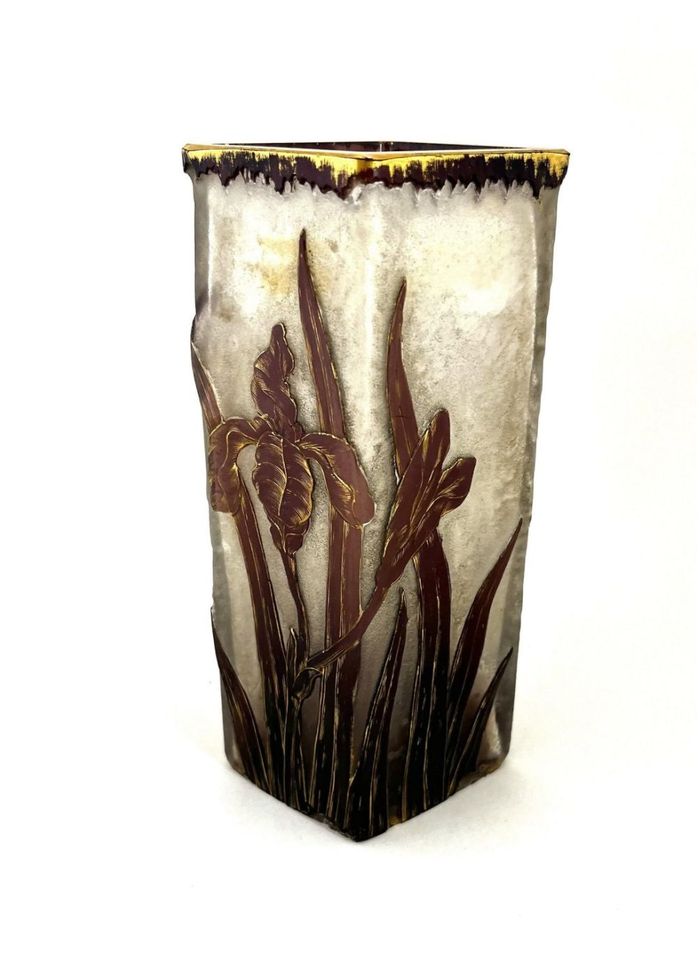 Lot 388: Daum Nancy French cameo glass vase