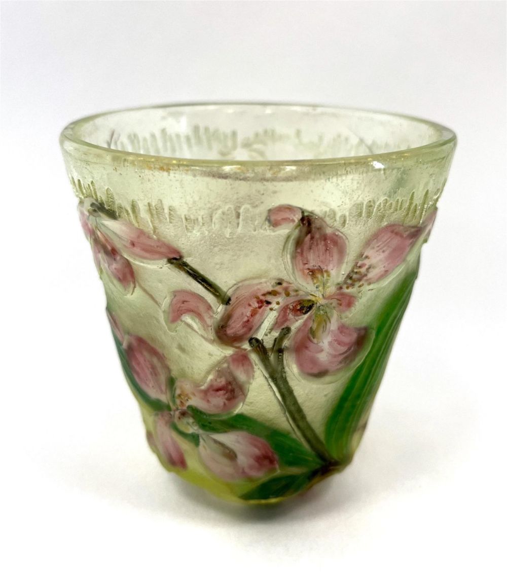 Lot 399: Burgan Schverer cameo glass vase