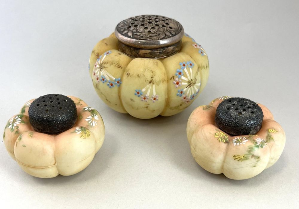 Lot 207: Mt. Washington shaker set