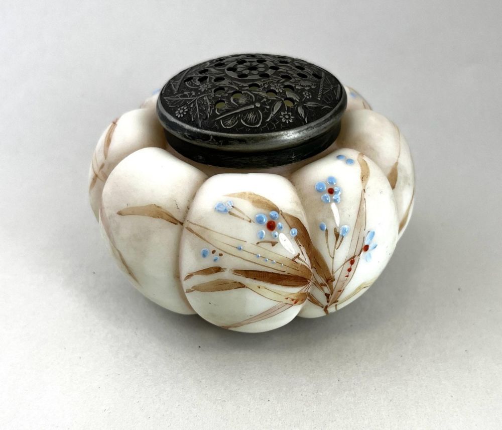 Lot 209: Mt. Washington melon ribbed sugar