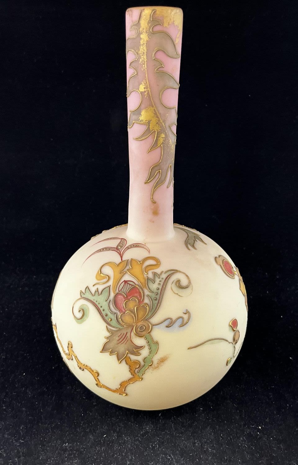 Lot 217: Mt. Washington Burmese stick vase