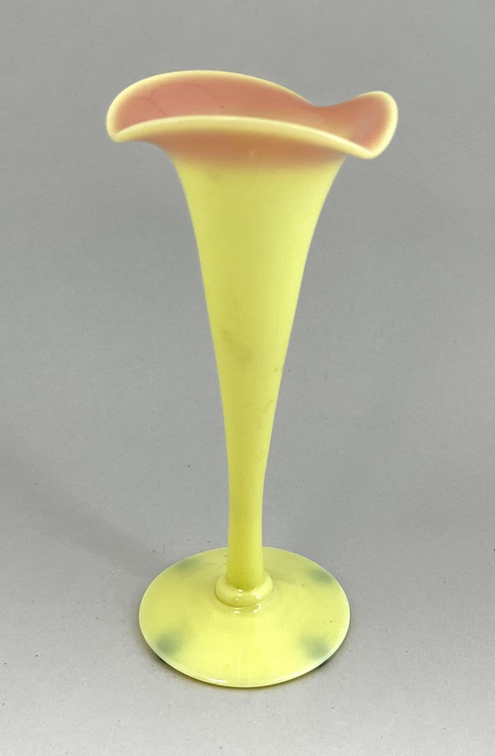 Lot 237: Mt. Washington Burmese lily vase
