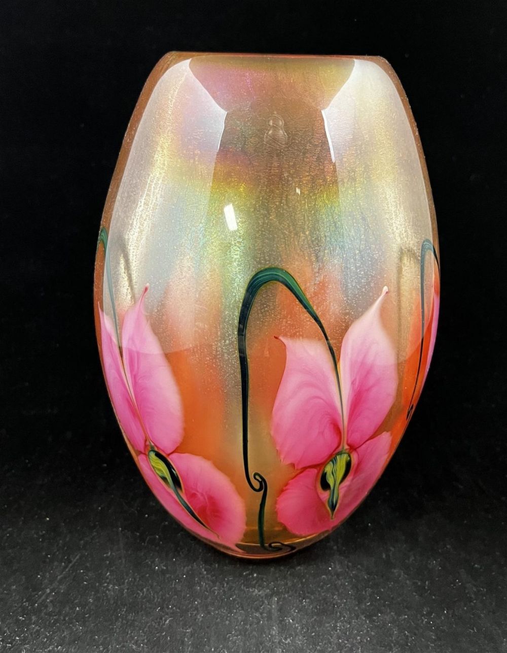 Lot 442: Daniel Lotton paperweight glass vase