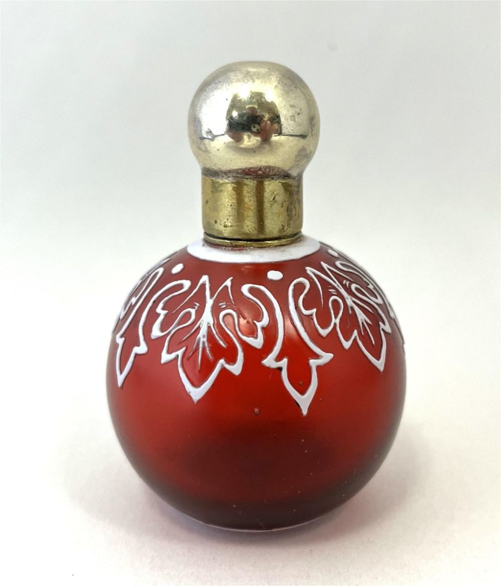 Lot 189: English cameo perfume bottle