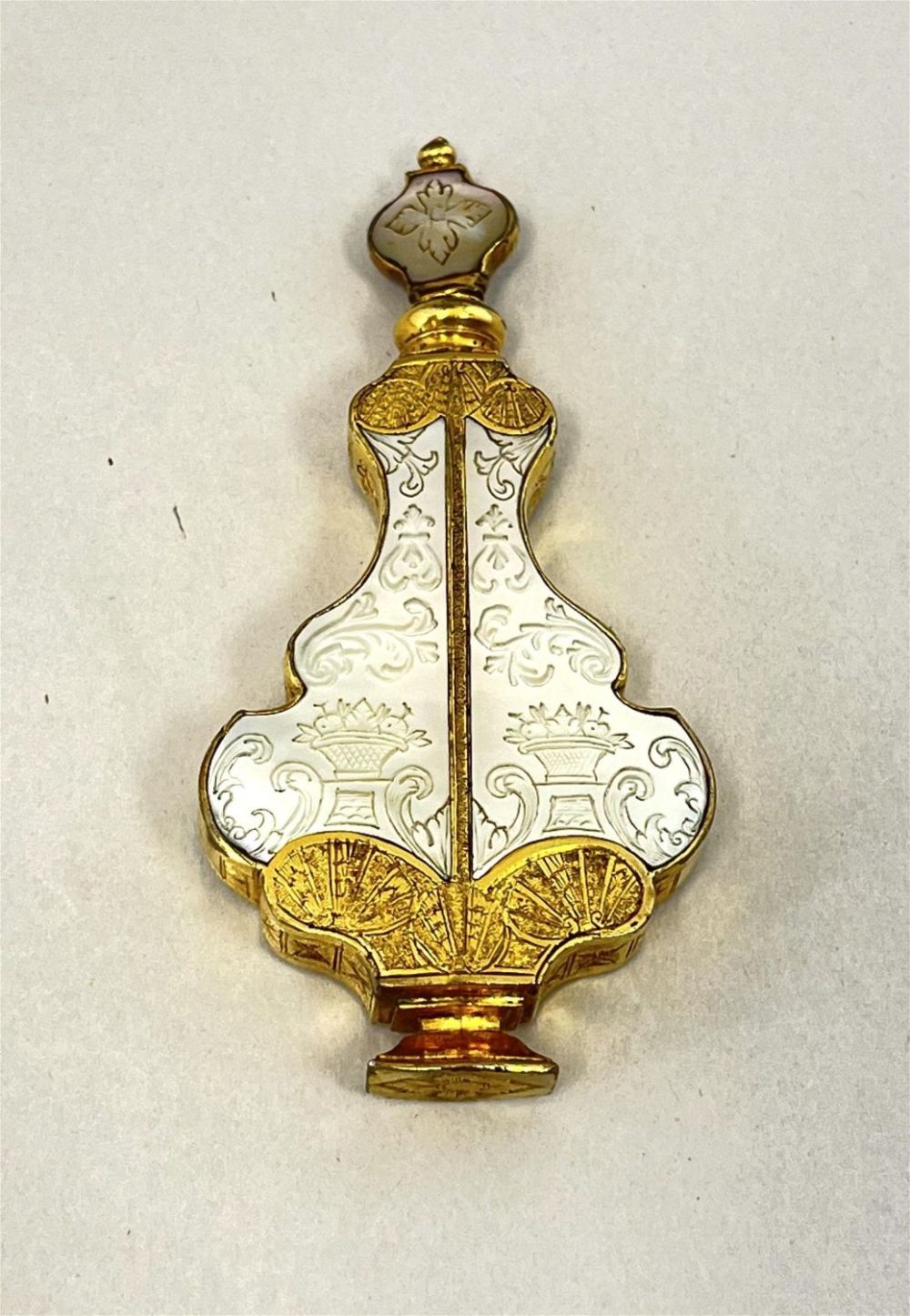 Lot 215: MOP Orientalia perfume bottle
