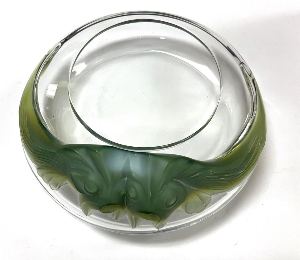 Lot 226: Lalique "Yeso Antinea" glass bowl