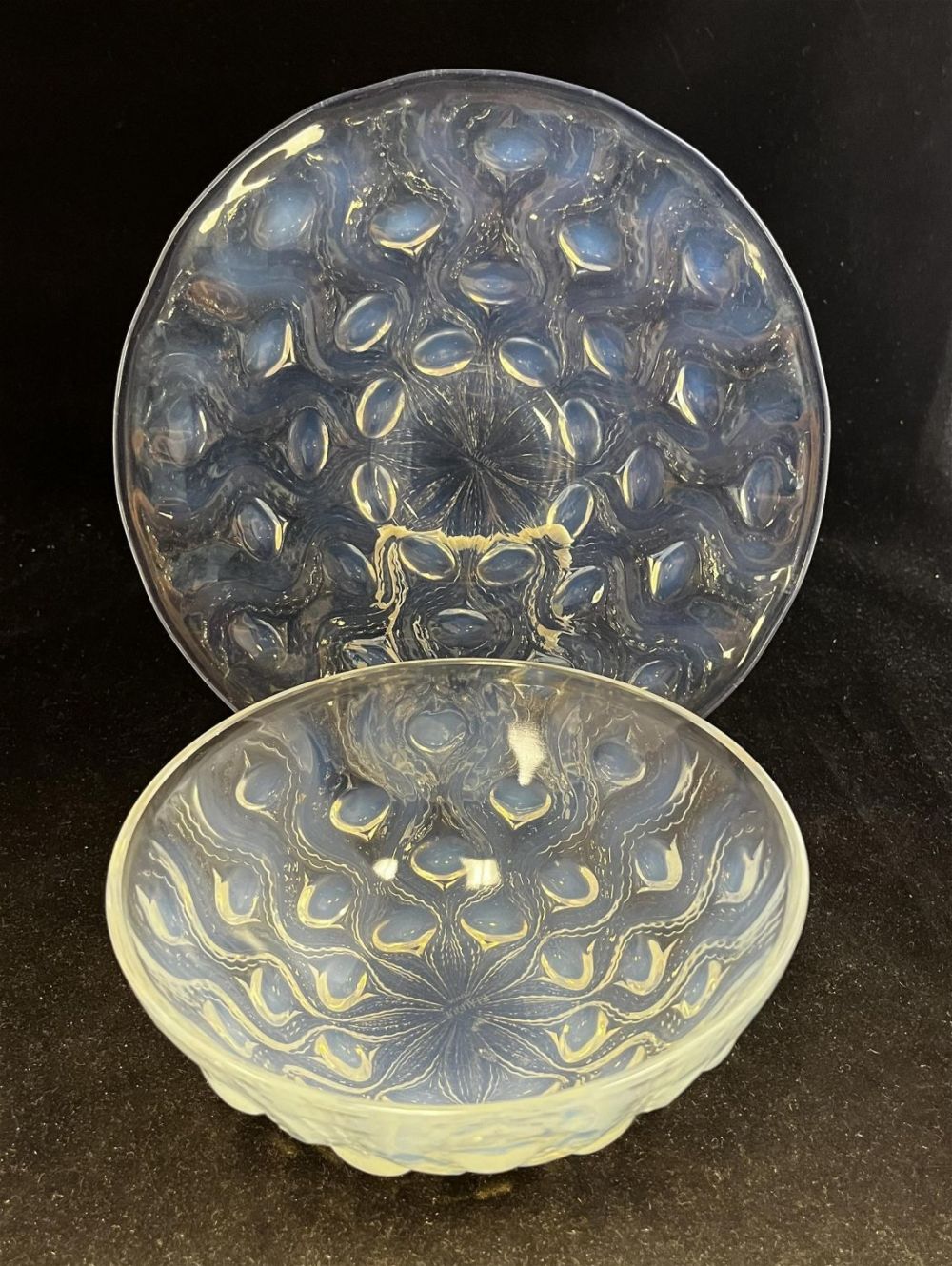 Lot 227: R Lalique art glass bowl and plate