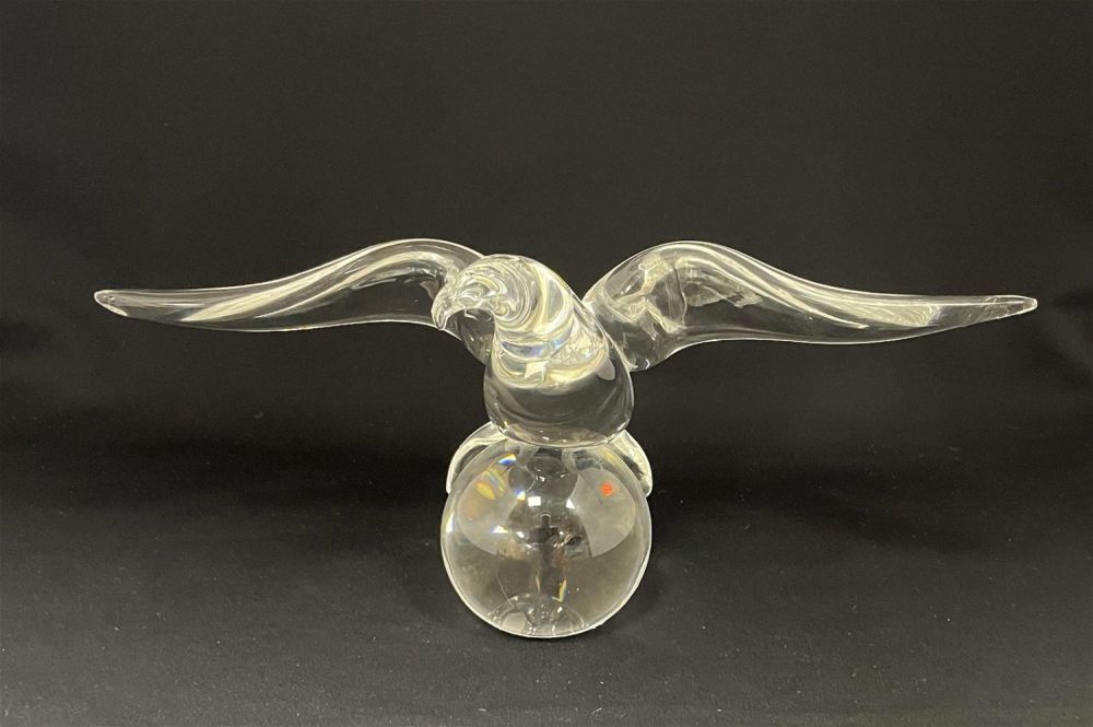 Lot 248: Steuben flying eagle sculpture