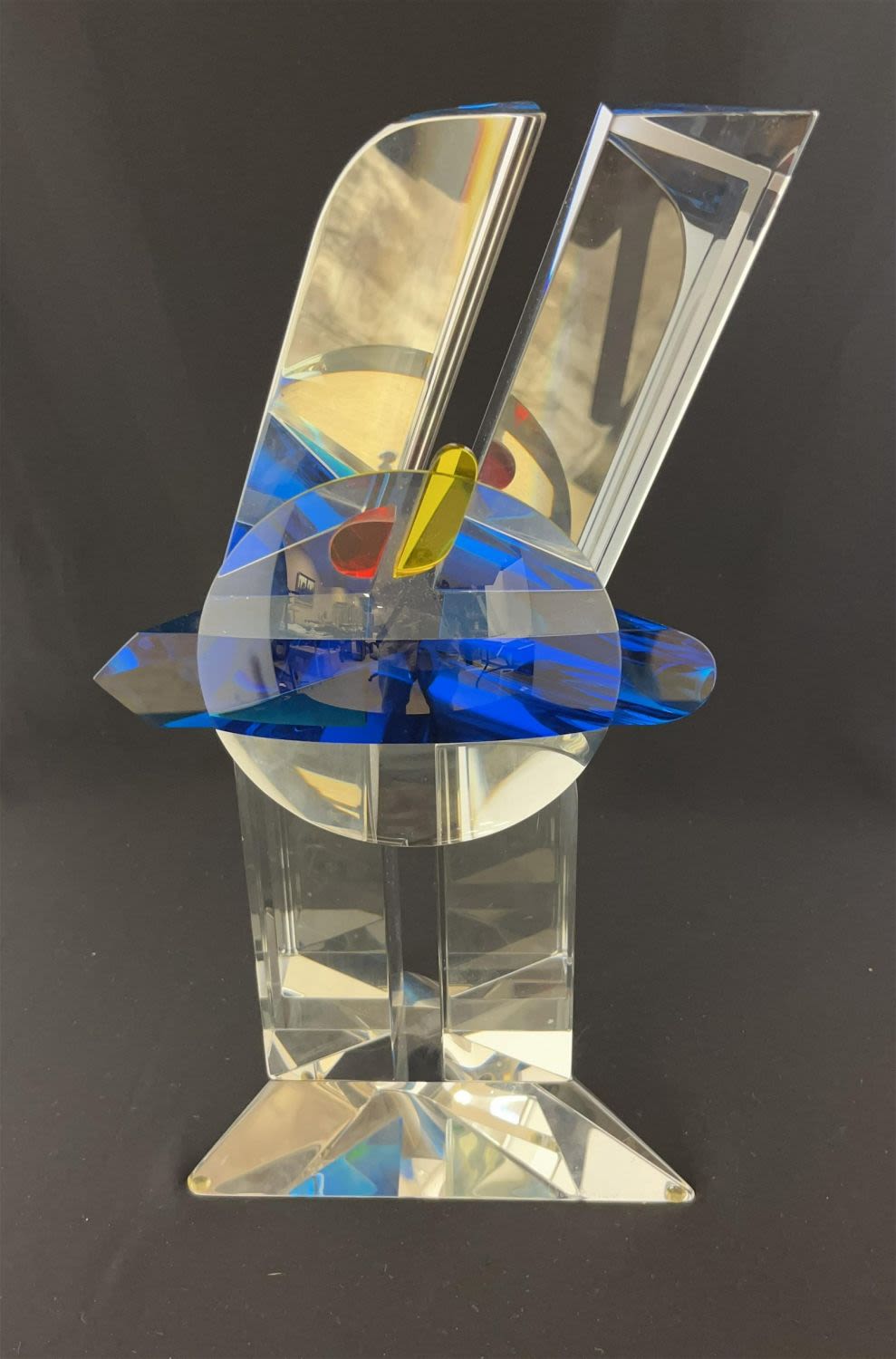 Lot 352: Latchezar Boyadjiev glass sculpture