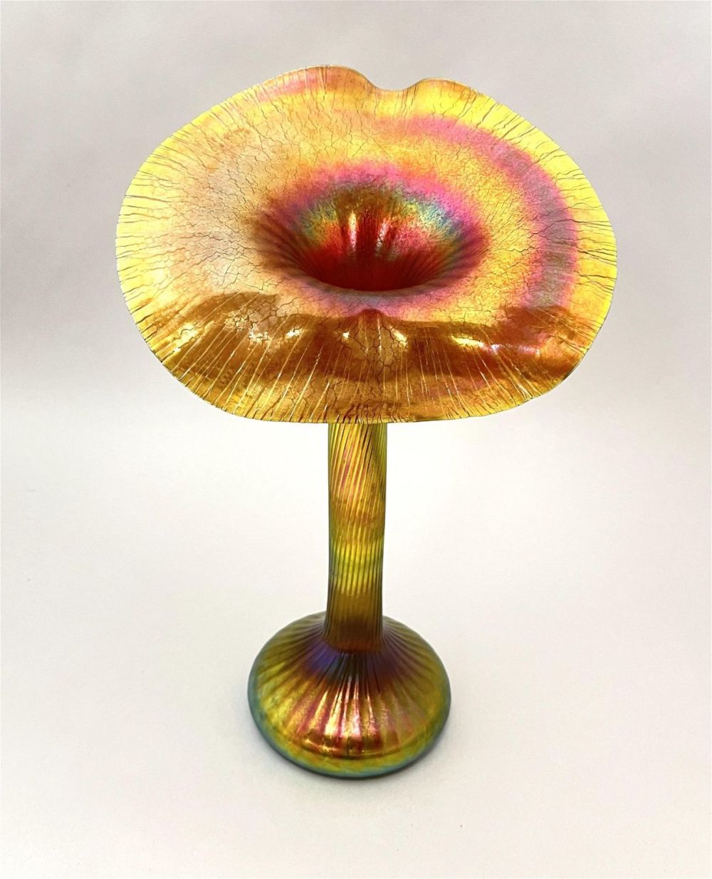 Lot 376: Lundberg gold Jack-in-the-pulpit vase