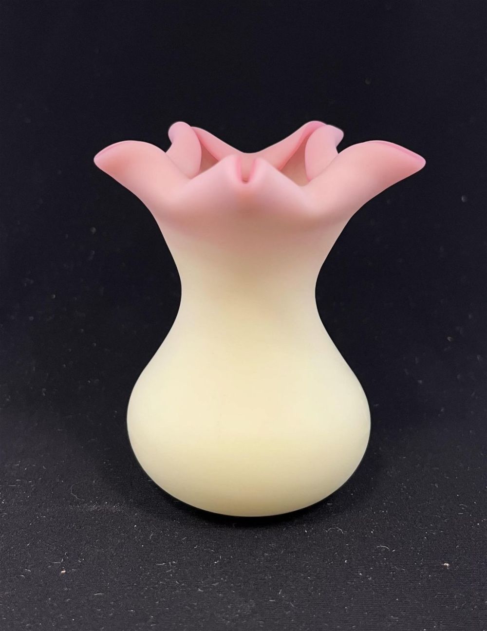 Lot 181: Burmese star top vase