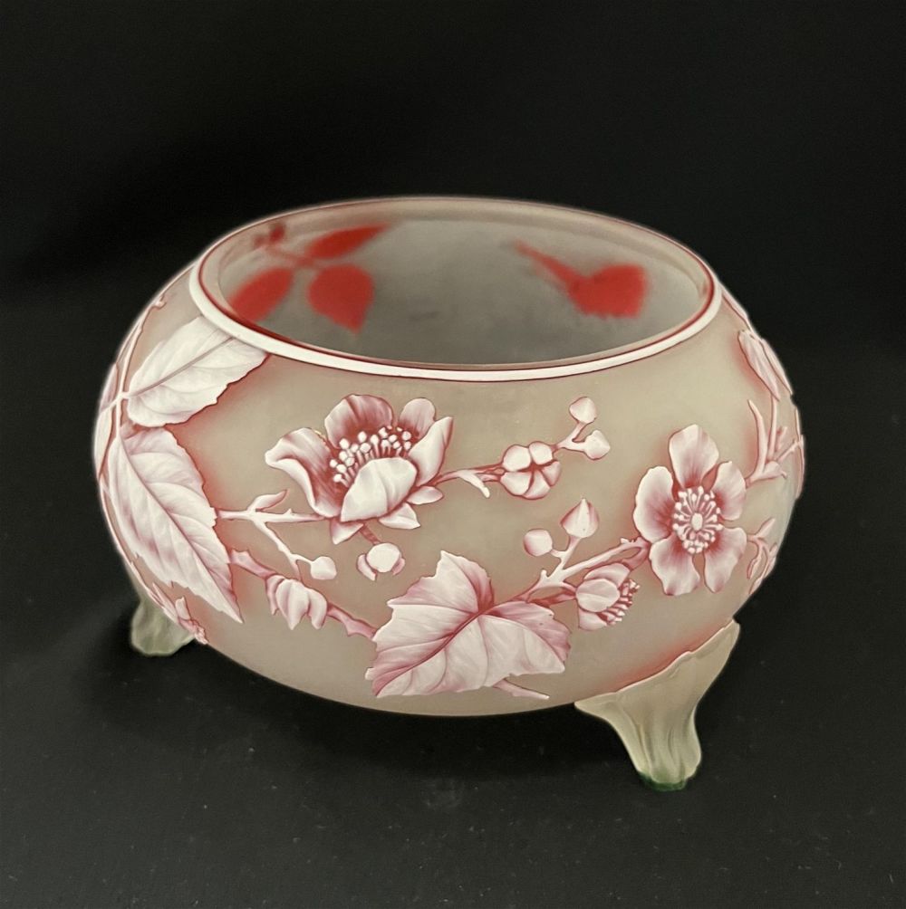 Lot 207: Webb 3-color cameo glass bowl
