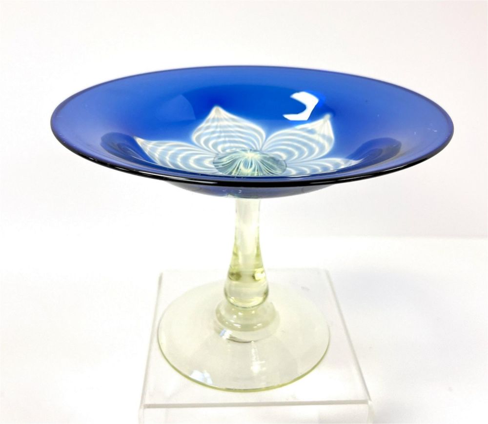 Lot 246: Durand blue compote