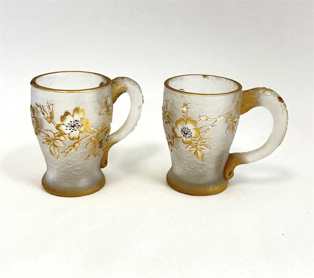 Lot 315: Two Daum French cameo cups