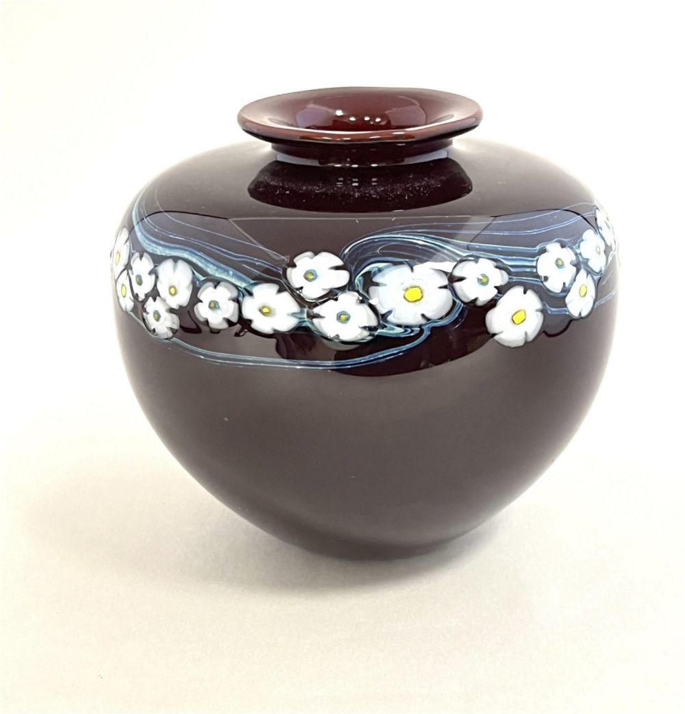 Lot 350: Rick Satava bing Cherry glass vase