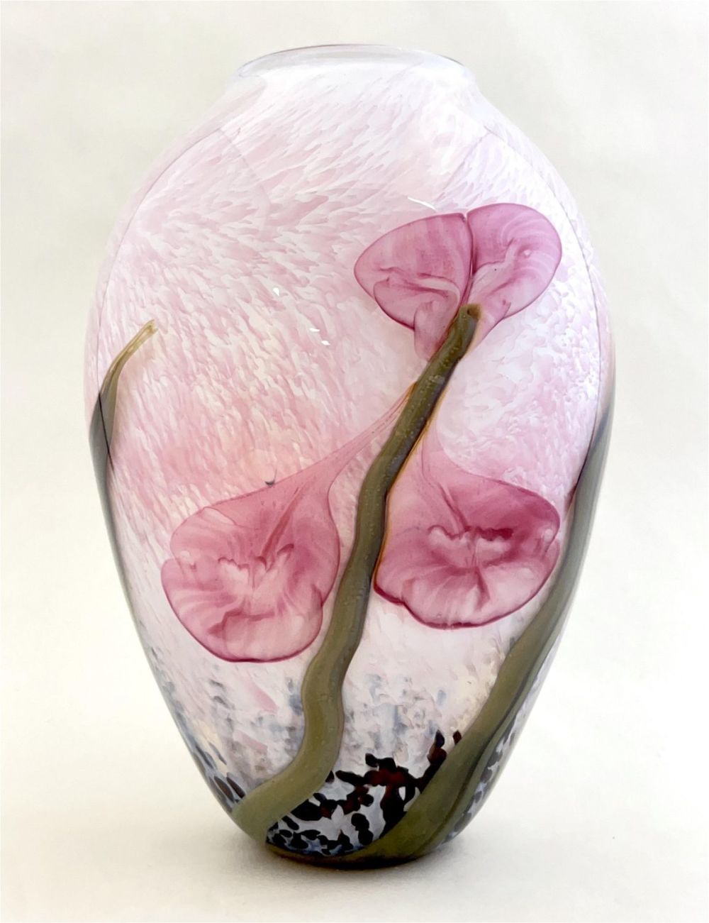 Lot 380: Rick Satava pink art glass vase