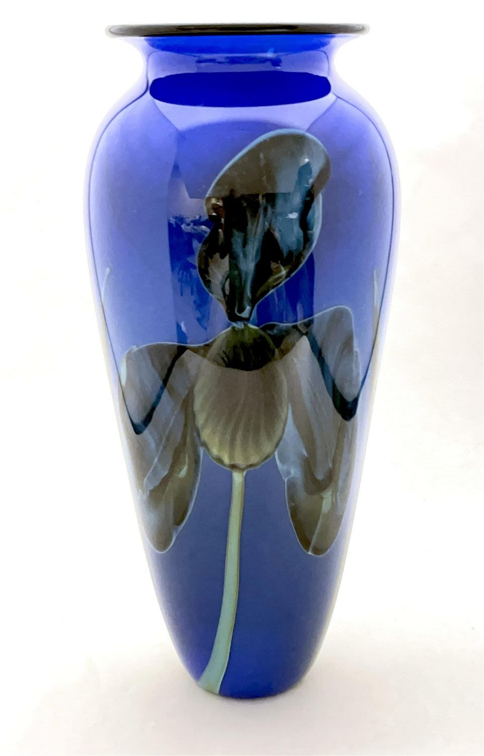 Lot 382: Rick Satava blue art glass vase