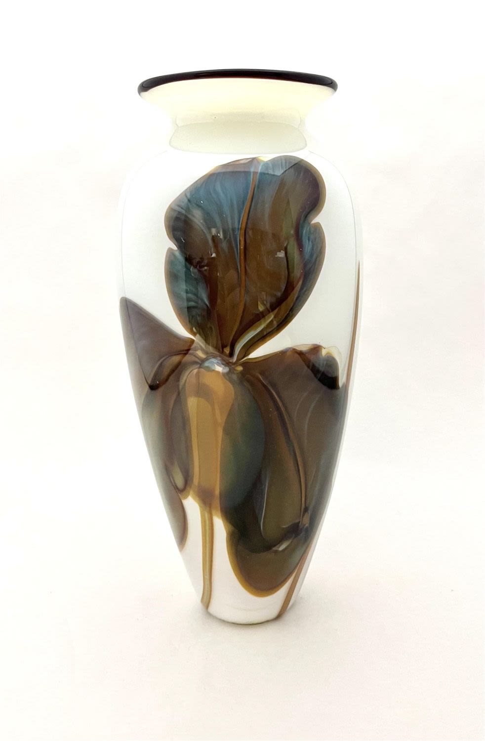 Lot 383: Rick Satava white art glass vase