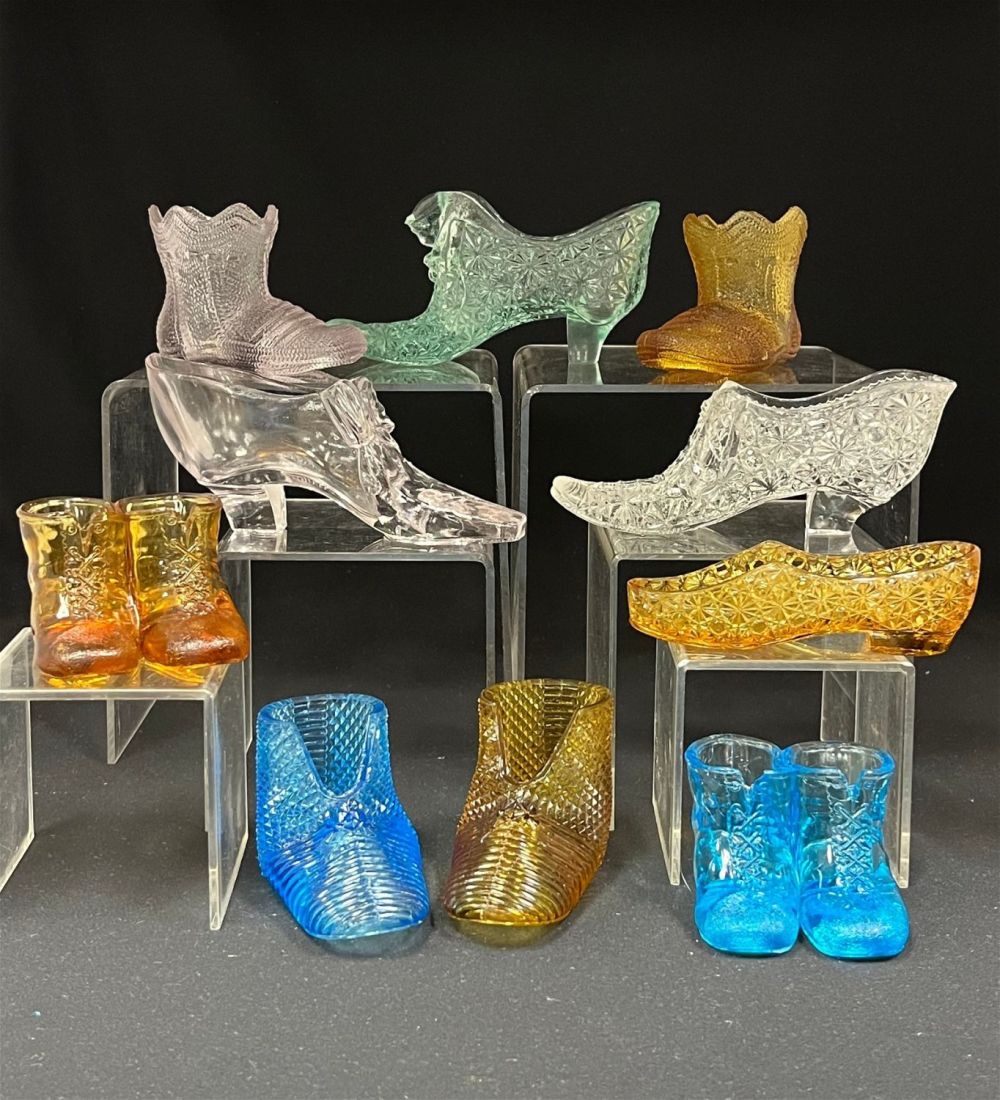 Lot 170: 10 glass shoe toothpicks
