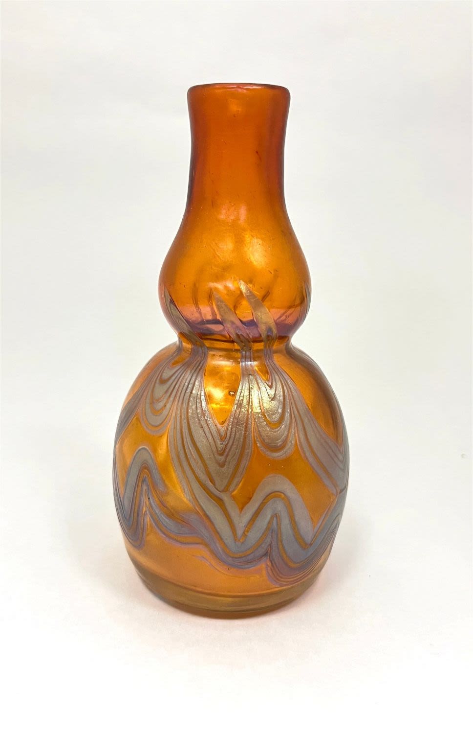Lot 358: Loetz Phanomen Genres glass vase