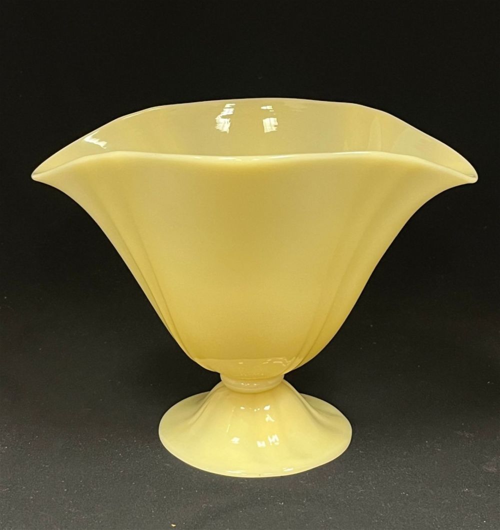 Lot 418: Steuben Ivory glass vase