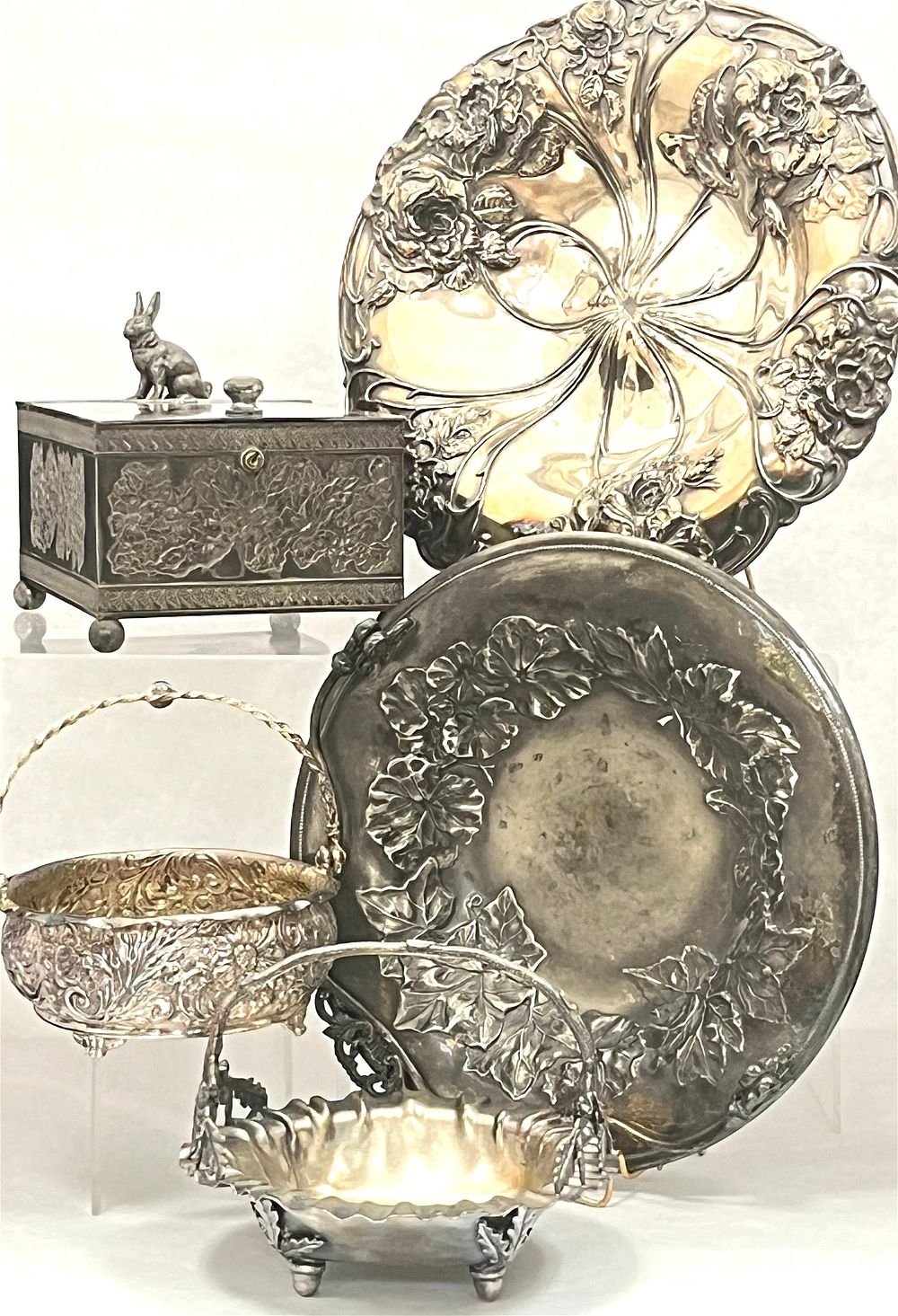 Lot 212: Five piece grouping of Pairpoint metal