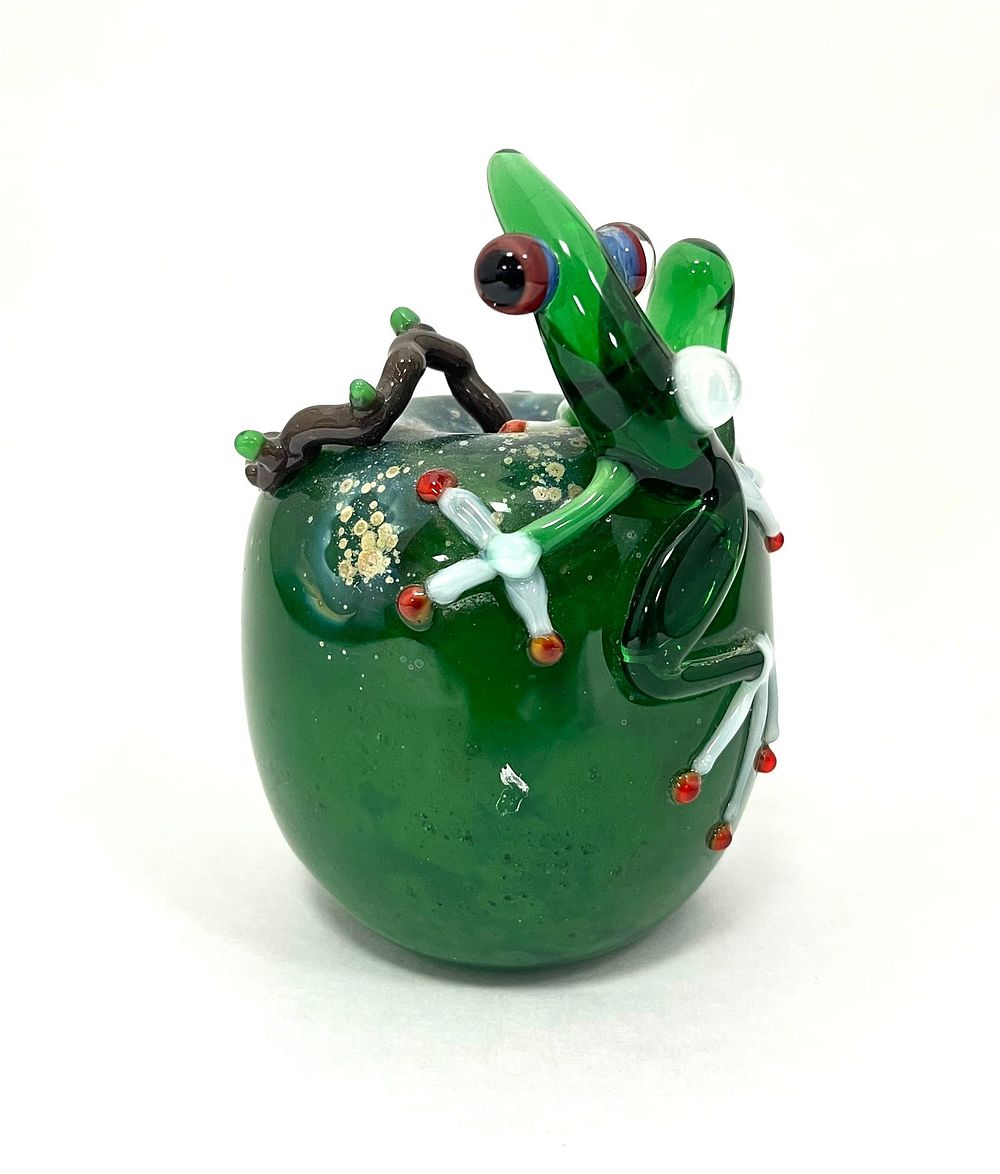 Lot 360: John Nygren frog paperweight