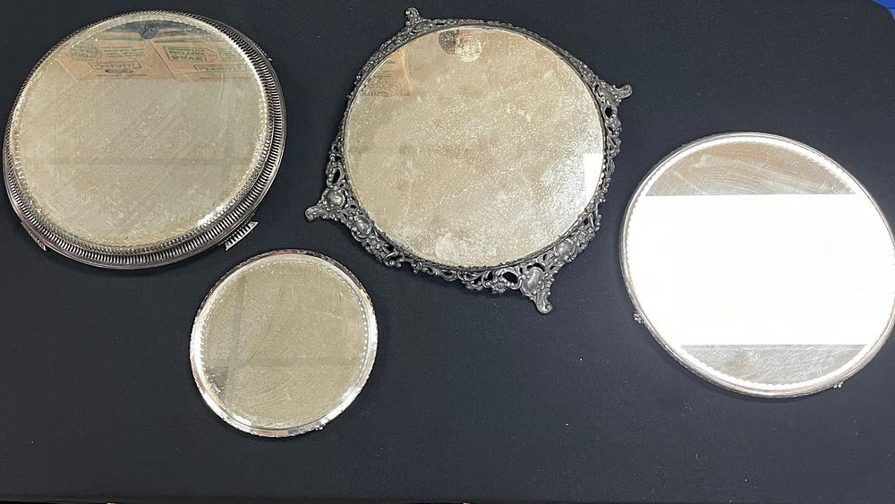 Lot 159: 4 Pairpoint mirror plateaus