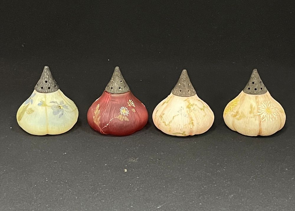 Lot 170: 4 Mt. Washington fig shakers